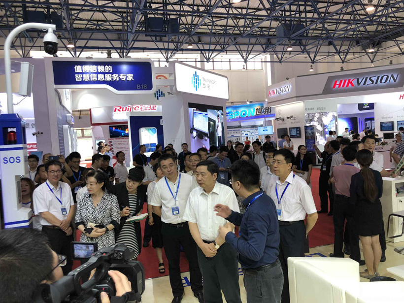 司法部常務(wù)副部長熊選國親臨指導(dǎo)來邦展位圖